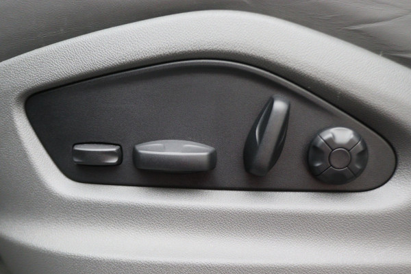 Porsche Cayenne 3.0 E-Hybrid Platinum Edition Sport Chrono Plus, Panoramadak, Luchtvering, Trekhaak, BOSE, 21"