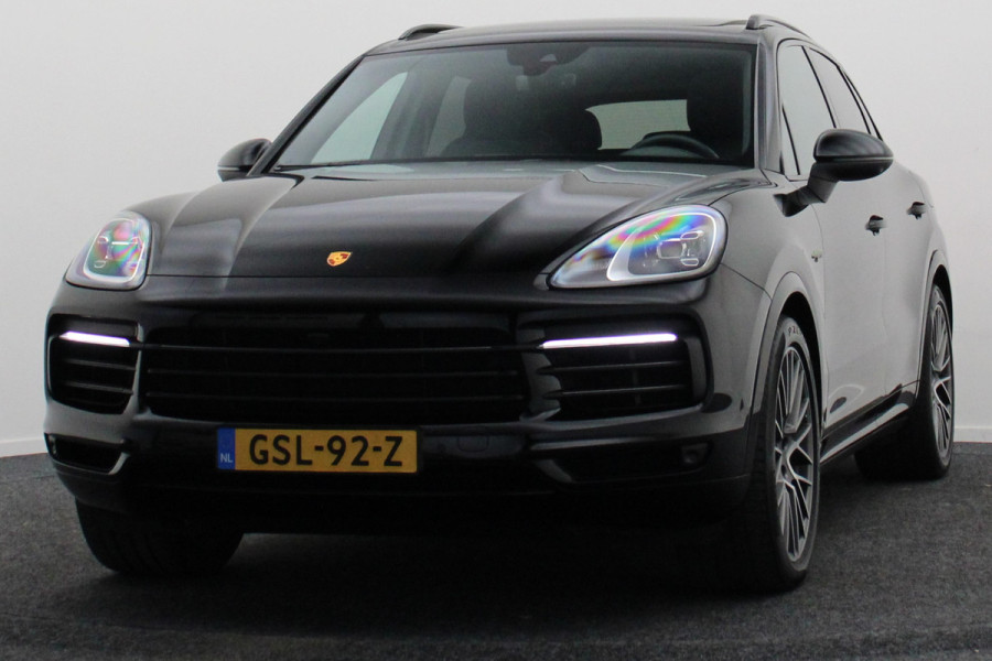 Porsche Cayenne 3.0 E-Hybrid Platinum Edition Sport Chrono Plus, Panoramadak, Luchtvering, Trekhaak, BOSE, 21"