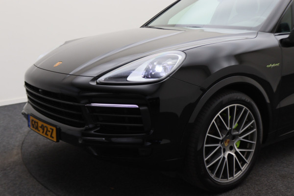 Porsche Cayenne 3.0 E-Hybrid Platinum Edition Sport Chrono Plus, Panoramadak, Luchtvering, Trekhaak, BOSE, 21"