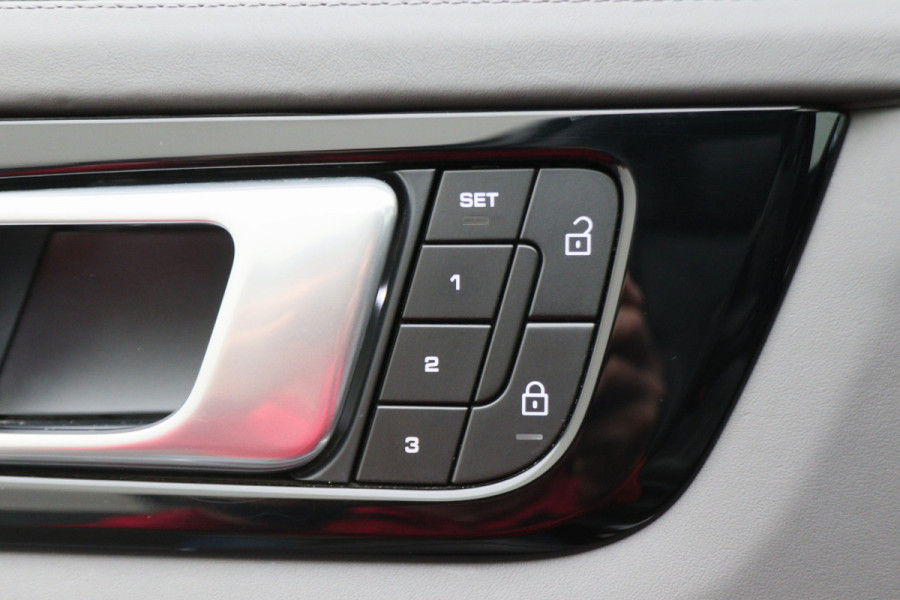 Porsche Cayenne 3.0 E-Hybrid Platinum Edition Sport Chrono Plus, Panoramadak, Luchtvering, Trekhaak, BOSE, 21"