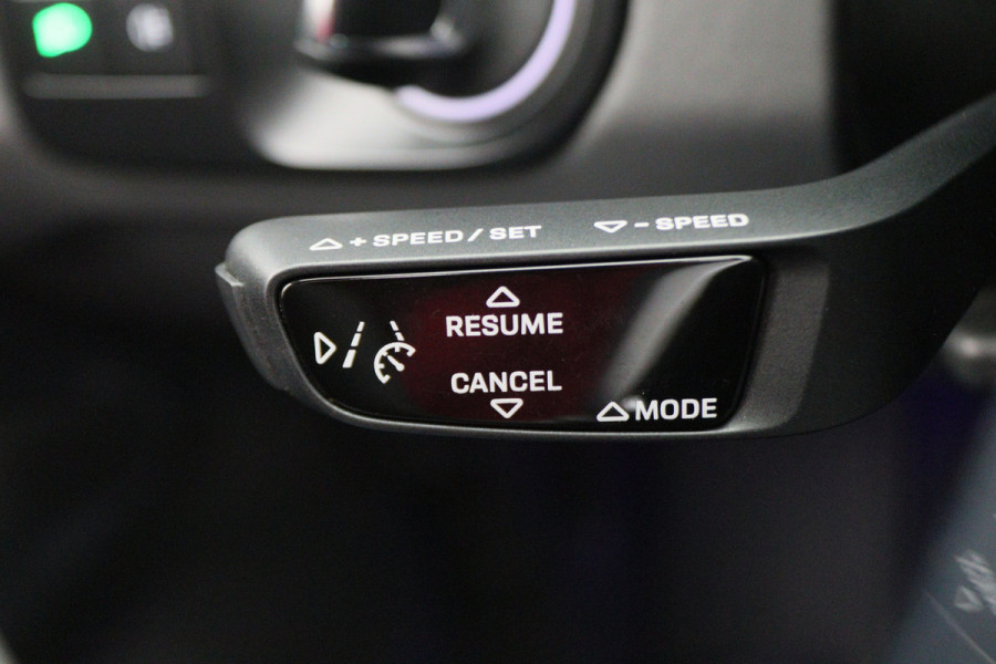 Porsche Cayenne 3.0 E-Hybrid Platinum Edition Sport Chrono Plus, Panoramadak, Luchtvering, Trekhaak, BOSE, 21"