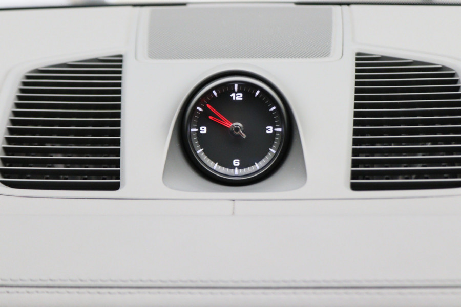 Porsche Cayenne 3.0 E-Hybrid Platinum Edition Sport Chrono Plus, Panoramadak, Luchtvering, Trekhaak, BOSE, 21"