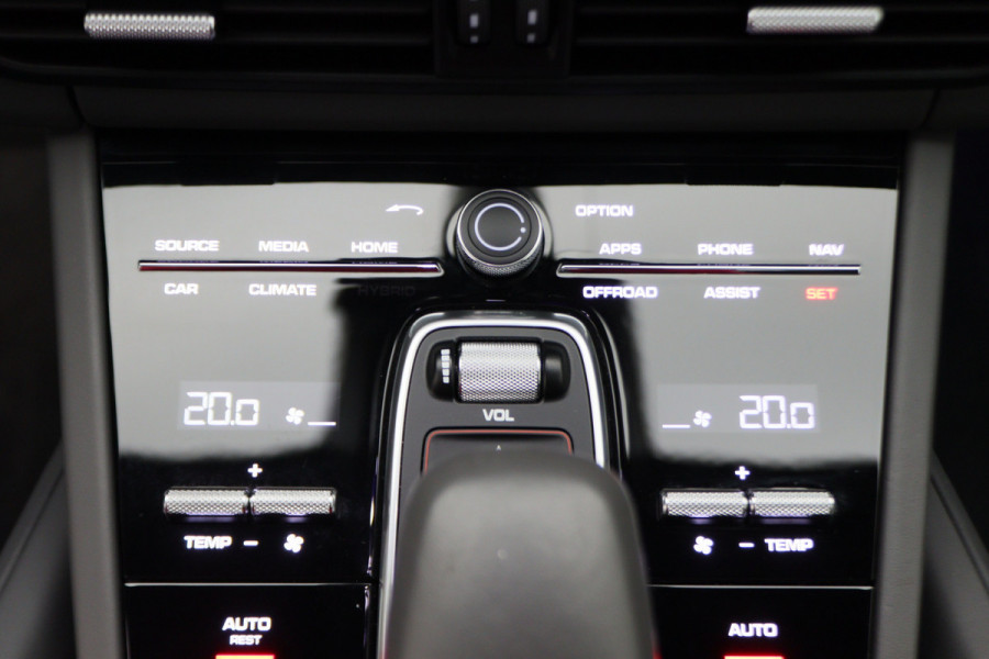 Porsche Cayenne 3.0 E-Hybrid Platinum Edition Sport Chrono Plus, Panoramadak, Luchtvering, Trekhaak, BOSE, 21"