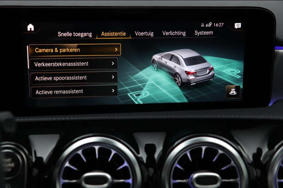 Mercedes-Benz A-Klasse A250 AMG / PANO / KEYLESS / ACC / CAMERA / DODEHOEK