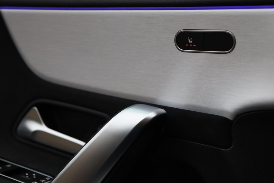 Mercedes-Benz A-Klasse A250 AMG / PANO / KEYLESS / ACC / CAMERA / DODEHOEK