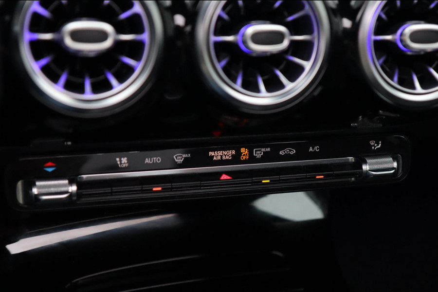 Mercedes-Benz A-Klasse A250 AMG / PANO / KEYLESS / ACC / CAMERA / DODEHOEK