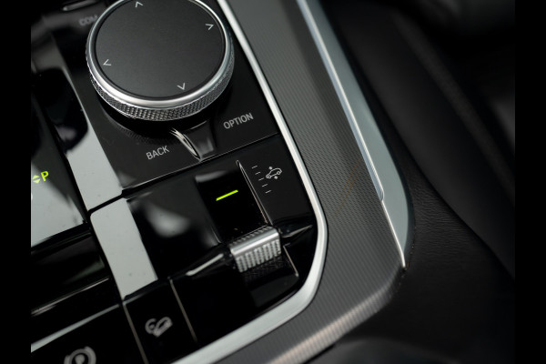 BMW X5 xDrive45e High Executive | M-Sport | Pano | Trekhaak | 360 Camera | Head Up | Luchtvering | Prijs Rijklaar!!