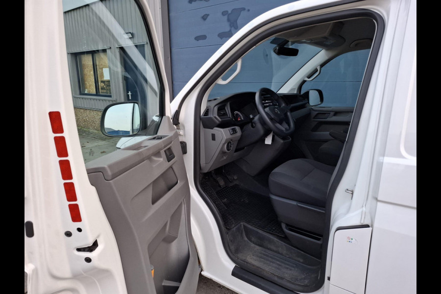 Volkswagen Transporter 2.0 TDI L2H1 30 Comfortline AIRCO / CRUISE CONTROLE / EURO 6