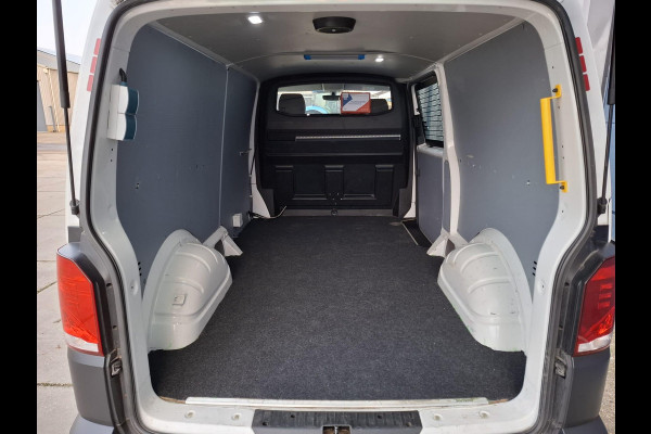 Volkswagen Transporter 2.0 TDI L2H1 30 Comfortline AIRCO / CRUISE CONTROLE / EURO 6