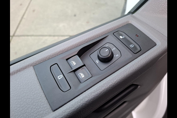 Volkswagen Transporter 2.0 TDI L2H1 30 Comfortline AIRCO / CRUISE CONTROLE / EURO 6