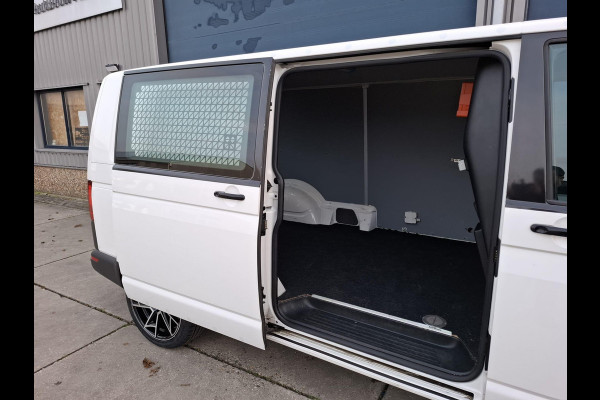 Volkswagen Transporter 2.0 TDI L2H1 30 Comfortline AIRCO / CRUISE CONTROLE / EURO 6