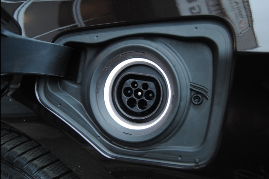 BMW 2 Serie Active Tourer 225xe iP eDr. Ed. | Zeer luxe uitgevoerde BMW!