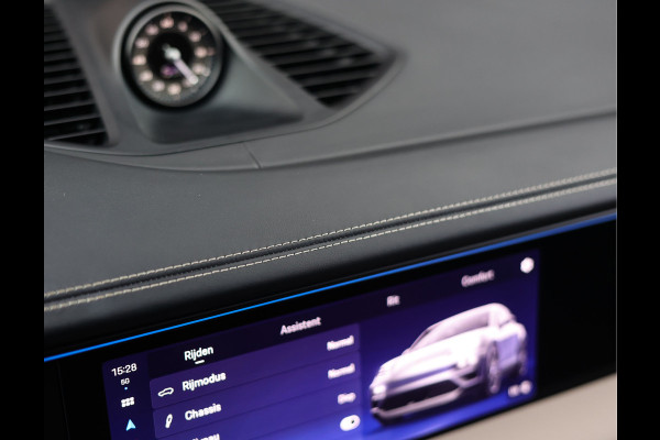 Porsche Macan Turbo 100 kWh | Sport Chrono - Pano - Pas. Display