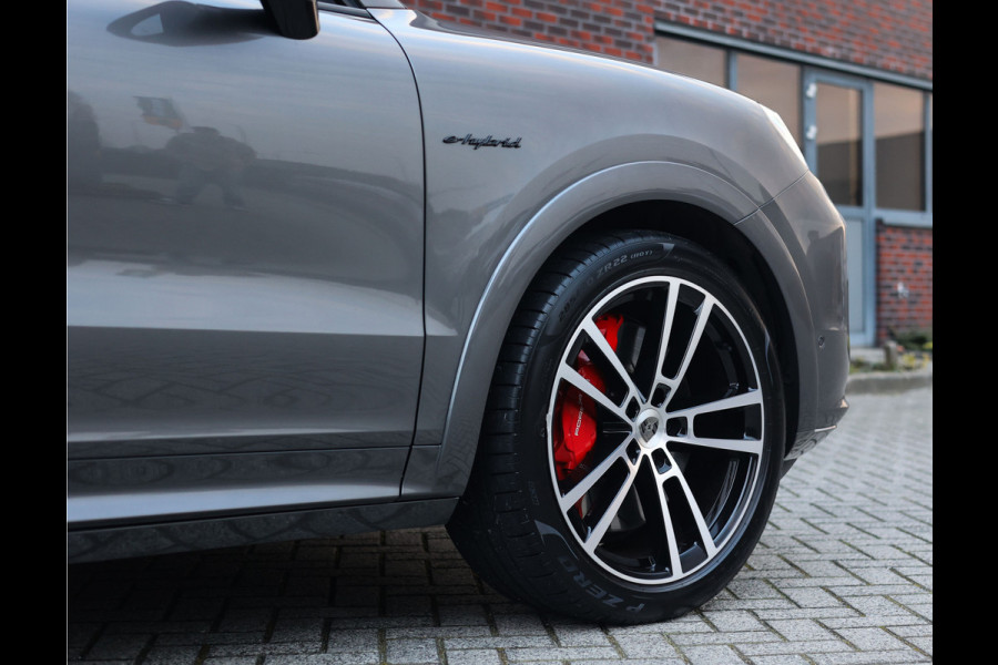 Porsche Cayenne Coupé 4.0 Turbo E-Hybrid | Quartzit - Pano - Trekhaak - Sport Chrono