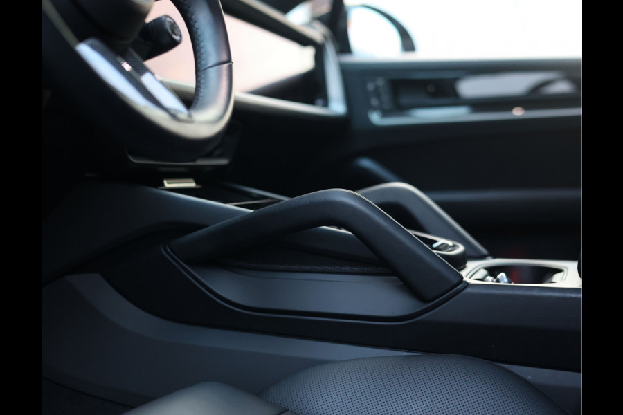 Porsche Cayenne Coupé 4.0 Turbo E-Hybrid | Quartzit - Pano - Trekhaak - Sport Chrono