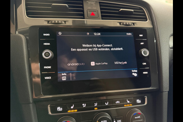 Volkswagen Golf 1.5 TSI | Black Style | Virtual | LED | ACC | Camera | Multimedia | Clima | Sportonderstel | Trekhaak | NAP |