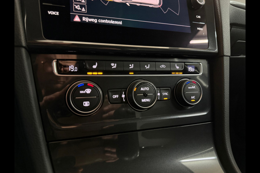 Volkswagen Golf 1.5 TSI | Black Style | Virtual | LED | ACC | Camera | Multimedia | Clima | Sportonderstel | Trekhaak | NAP |