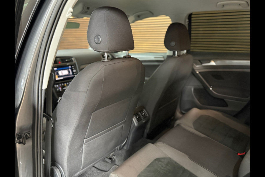 Volkswagen Golf 1.5 TSI | Black Style | Virtual | LED | ACC | Camera | Multimedia | Clima | Sportonderstel | Trekhaak | NAP |