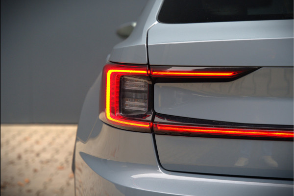 Polestar 2 Long Range Dual Motor Launch Edition 78kWh | Panoramadak | Stoelverwarming | Stuurverwarming | Harman Kardon | Memory Seat | 360 Camera | Keyless | Elektrische Trekhaak | Apple Carplay | BTW | LED |