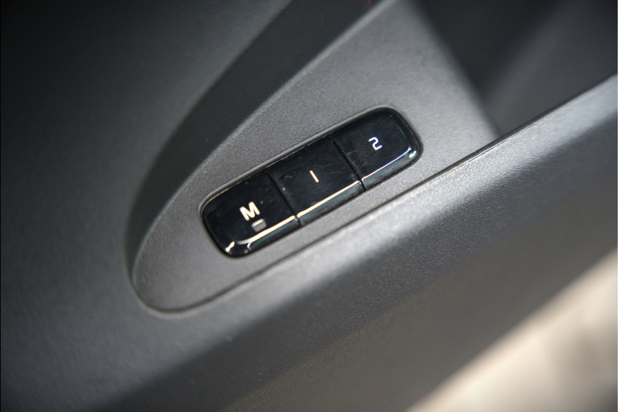 Polestar 2 Long Range Dual Motor Launch Edition 78kWh | Panoramadak | Stoelverwarming | Stuurverwarming | Harman Kardon | Memory Seat | 360 Camera | Keyless | Elektrische Trekhaak | Apple Carplay | BTW | LED |