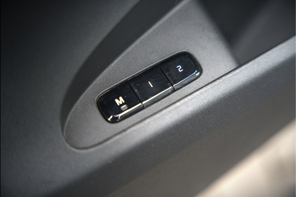 Polestar 2 Long Range Dual Motor Launch Edition 78kWh | Panoramadak | Stoelverwarming | Stuurverwarming | Harman Kardon | Memory Seat | 360 Camera | Keyless | Elektrische Trekhaak | Apple Carplay | BTW | LED |