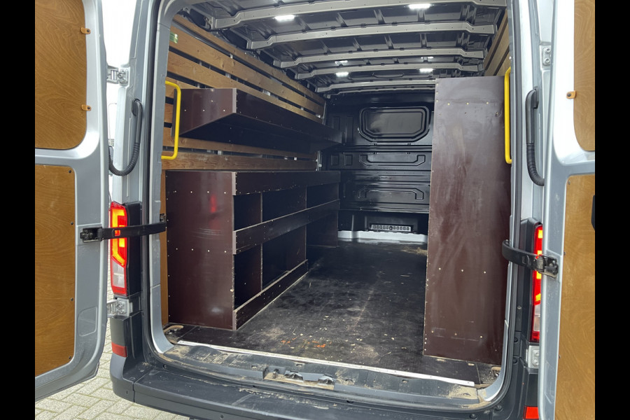 Volkswagen Crafter 30 2.0 TDI L3H2 Comfortline ( voorheen L2H1 ) / euro 6 / bpm vrij / lease vanaf € 358 / vaste prijs rijklaar € 21.950 ex btw / zilver metallic / airco / cruise / navi / pdc voor en achter