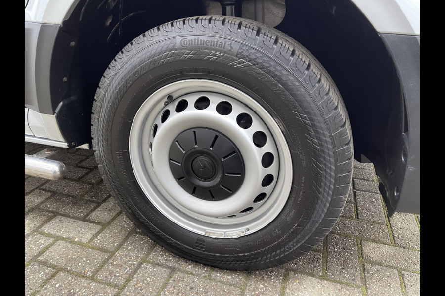 Volkswagen Crafter 30 2.0 TDI L3H2 Comfortline ( voorheen L2H1 ) / euro 6 / bpm vrij / lease vanaf € 358 / vaste prijs rijklaar € 21.950 ex btw / zilver metallic / airco / cruise / navi / pdc voor en achter