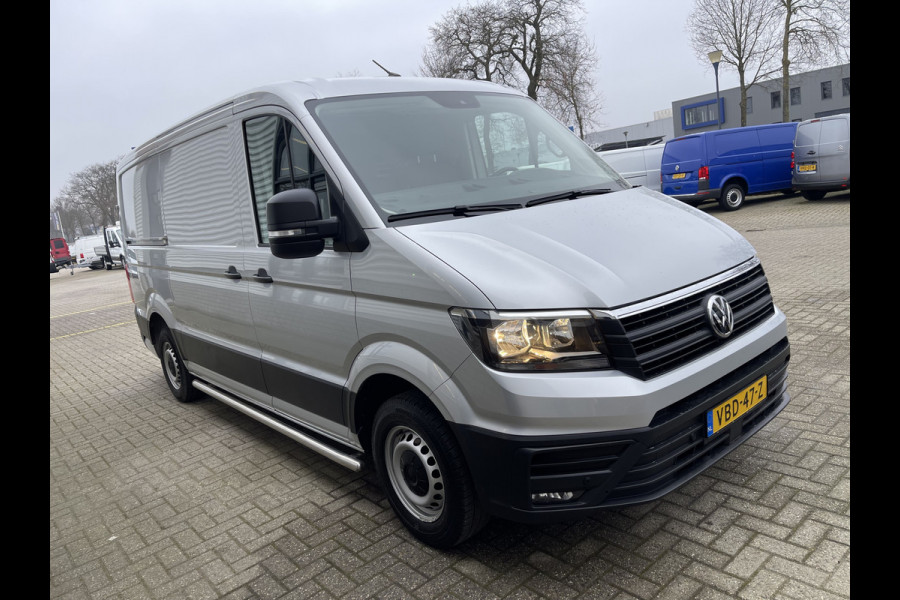 Volkswagen Crafter 30 2.0 TDI L3H2 Comfortline ( voorheen L2H1 ) / euro 6 / bpm vrij / lease vanaf € 358 / vaste prijs rijklaar € 21.950 ex btw / zilver metallic / airco / cruise / navi / pdc voor en achter