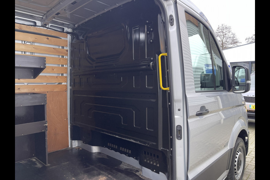Volkswagen Crafter 30 2.0 TDI L3H2 Comfortline ( voorheen L2H1 ) / euro 6 / bpm vrij / lease vanaf € 358 / vaste prijs rijklaar € 21.950 ex btw / zilver metallic / airco / cruise / navi / pdc voor en achter