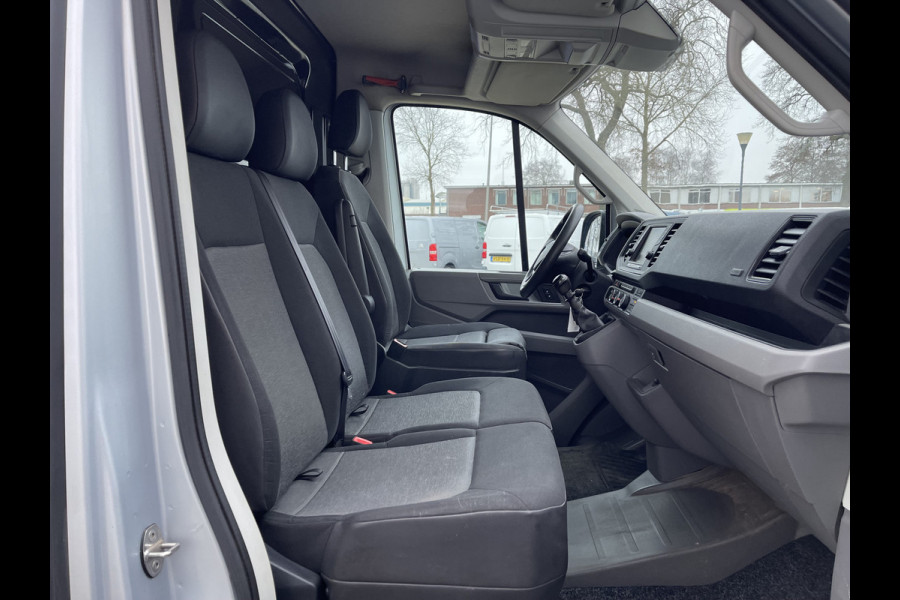 Volkswagen Crafter 30 2.0 TDI L3H2 Comfortline ( voorheen L2H1 ) / euro 6 / bpm vrij / lease vanaf € 358 / vaste prijs rijklaar € 21.950 ex btw / zilver metallic / airco / cruise / navi / pdc voor en achter