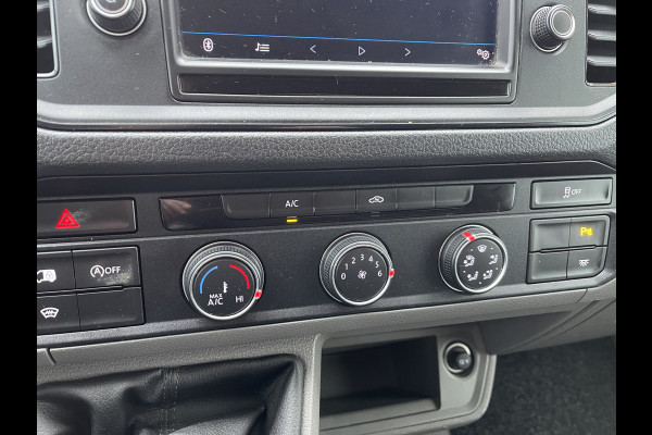 Volkswagen Crafter 30 2.0 TDI L3H2 Comfortline ( voorheen L2H1 ) / euro 6 / bpm vrij / lease vanaf € 358 / vaste prijs rijklaar € 21.950 ex btw / zilver metallic / airco / cruise / navi / pdc voor en achter