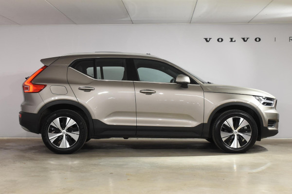 Volvo XC40 T4 211PK Automaat Recharge Inscription Expression / Navigatie / Elektrisch glazen panorama schuifdak / Cruise Control / Elektrische achterklep / Achteruitrijcamera /