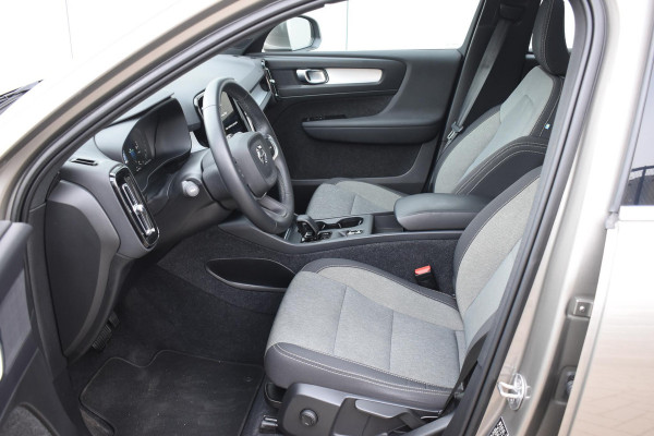 Volvo XC40 T4 211PK Automaat Recharge Inscription Expression / Navigatie / Elektrisch glazen panorama schuifdak / Cruise Control / Elektrische achterklep / Achteruitrijcamera /