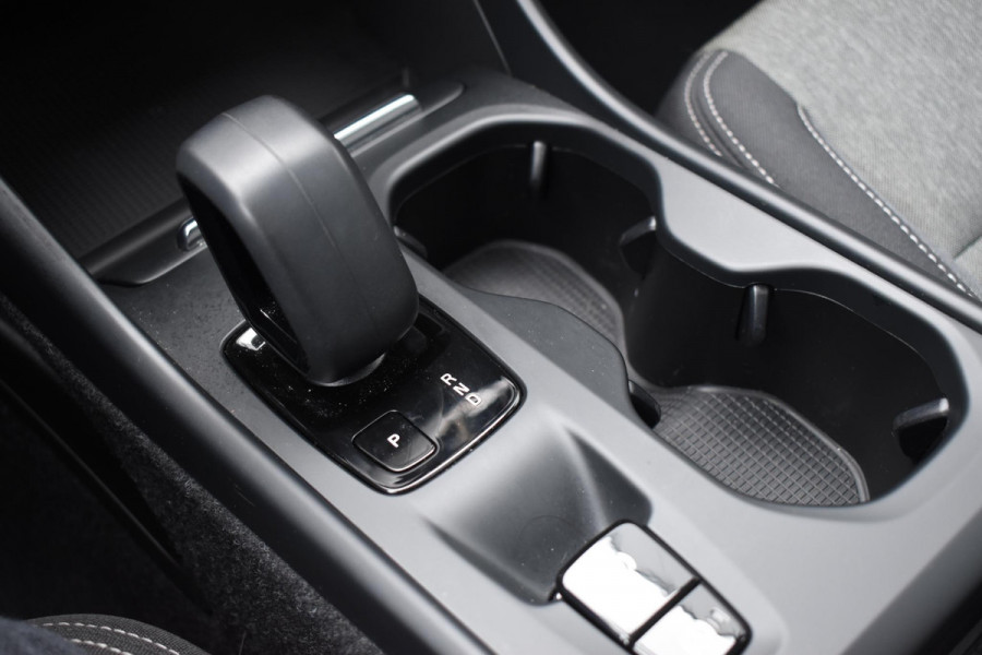 Volvo XC40 T4 211PK Automaat Recharge Inscription Expression / Navigatie / Elektrisch glazen panorama schuifdak / Cruise Control / Elektrische achterklep / Achteruitrijcamera /