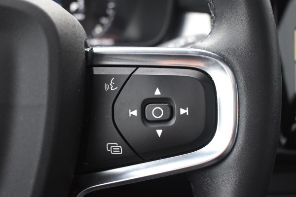 Volvo XC40 T4 211PK Automaat Recharge Inscription Expression / Navigatie / Elektrisch glazen panorama schuifdak / Cruise Control / Elektrische achterklep / Achteruitrijcamera /