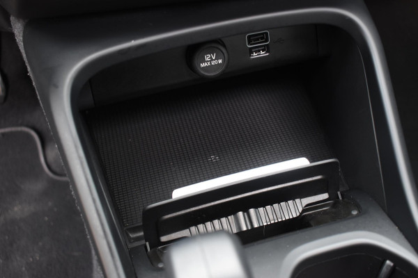 Volvo XC40 T4 211PK Automaat Recharge Inscription Expression / Navigatie / Elektrisch glazen panorama schuifdak / Cruise Control / Elektrische achterklep / Achteruitrijcamera /