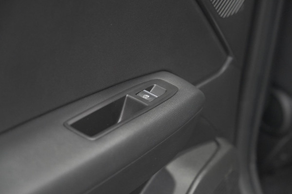 Renault Captur Mild Hybrid 160 EDC Techno | Pack Winter | Camera | Adaptieve Cruise Control | Apple Carplay