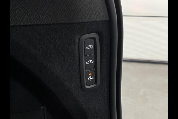 Volvo XC90 2.0 T8 Plug-in hybrid AWD Ultra Dark Luchtvering | Bowers & Wilkins | Massage | Trekhaak | Adapt. Cruise | Stoelventilatie | 22" wielen | 360 camera | Head-up