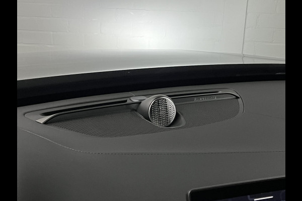 Volvo XC90 2.0 T8 Plug-in hybrid AWD Ultra Dark Luchtvering | Bowers & Wilkins | Massage | Trekhaak | Adapt. Cruise | Stoelventilatie | 22" wielen | 360 camera | Head-up