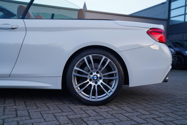 BMW 4 Serie Cabrio 440i High Executive | M-pakket | Cabrio | Nekverwarming | Harman/Kardon | Facelift iDrive LCI | Lane Assist |