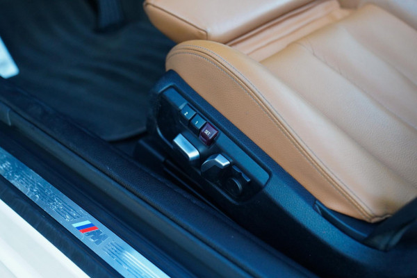 BMW 4 Serie Cabrio 440i High Executive | M-pakket | Cabrio | Nekverwarming | Harman/Kardon | Facelift iDrive LCI | Lane Assist |
