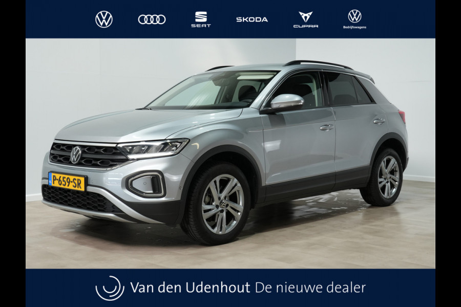 Volkswagen T-Roc 1.5 TSI 150pk DSG Life 75 Edition Navigatie via App Camera PDC Trekhaak Android/Carplay 169