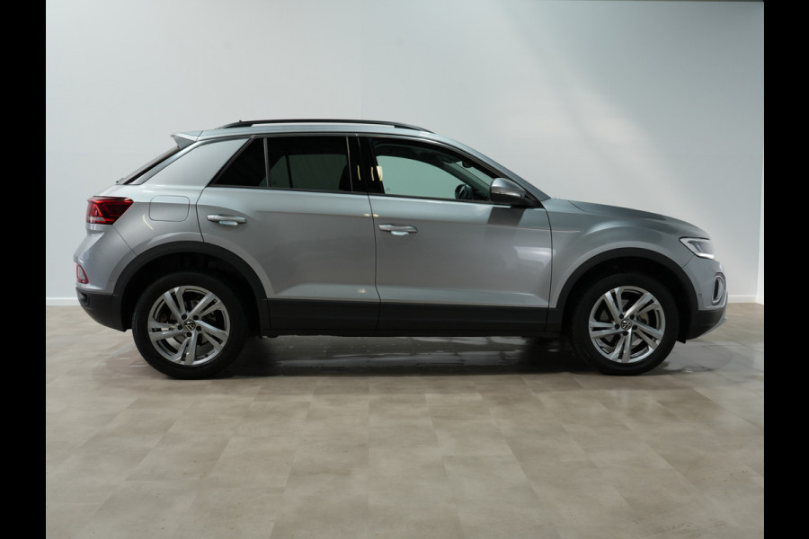 Volkswagen T-Roc 1.5 TSI 150pk DSG Life 75 Edition Navigatie via App Camera PDC Trekhaak Android/Carplay 169