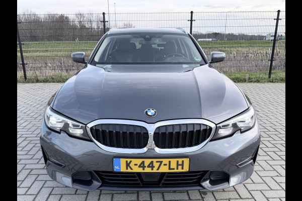 BMW 3 Serie Touring 318i Executive Edition | ACC | PDC | Half Leder | 17' LMV