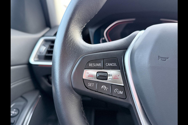 BMW 3 Serie Touring 318i Executive Edition | ACC | PDC | Half Leder | 17' LMV