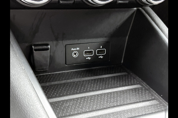 Renault Captur E-Tech plug-in hybrid 160PK R.S Line RS | CAMERA | WINTERPACK | GROOT SCHERM