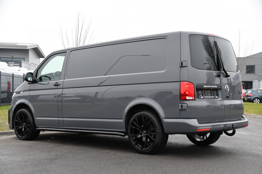 Volkswagen Transporter 2.0 TDI L2H1 30 ABT Bulli Edition Camera, Cruise, Carplay, LED, Stoelverwarming, Standkachel, Multimedia, Sensoren, Uniek!