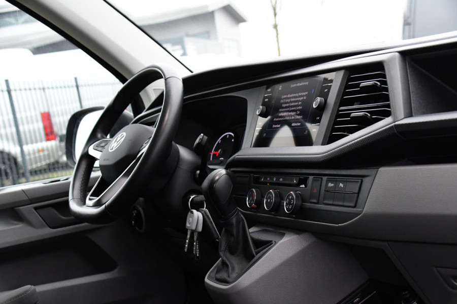 Volkswagen Transporter 2.0 TDI L2H1 30 ABT Bulli Edition Camera, Cruise, Carplay, LED, Stoelverwarming, Standkachel, Multimedia, Sensoren, Uniek!