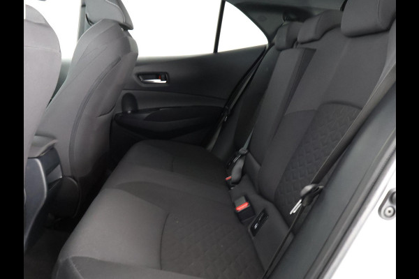 Toyota Corolla 1.8 Hybrid Dynamic Bi-Tone | 1e eigenaar | Dealer onderhouden | Apple Carplay & AndroidAUTO | Stoelverwarming |
