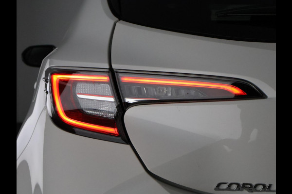 Toyota Corolla 1.8 Hybrid Dynamic Bi-Tone | 1e eigenaar | Dealer onderhouden | Apple Carplay & AndroidAUTO | Stoelverwarming |